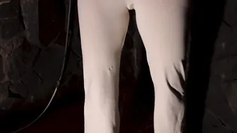 Piss inside leggings with high heels - How I have satisfaction white my pissing