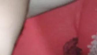 she fucks while talking on the phone with her hubby