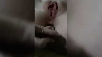 slender 19 yo tries out new plug and loves it