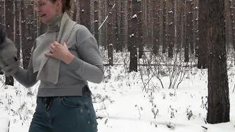 Goddess Public Peeing into the Forest / Snowfall