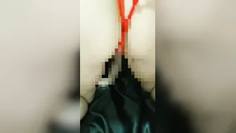 (素人·個人撮影·投稿3回目)Gカップ巨乳·爆乳ド変態OLが紐を玉結びにしておマンコに擦り付けた後…？！乳首/潮吹き/コスプレ/ソフトSM/レズ/手淫/淫乱/アマチュア/巨尻/痴女/女子大生