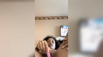 Pregnant women plays with cunt