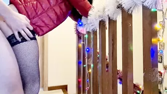 Christmas time for sex with a nice women into a puffy jacket