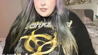 Thick thighs tattooed student is kinky