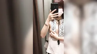 Babe Young Instagram Oriental Bimbo Having Fun Into Changing Room