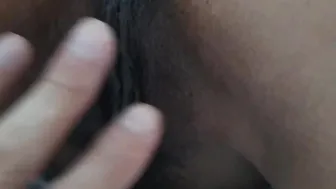 My brother teaches me how to squirt