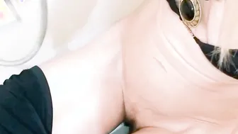 Hottie Hotel Wc Peeing - Follow Me