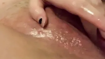 Having Fun with my oiled vagina