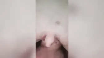 Après un sixty nine je la baise et lui fini dans la bouche
