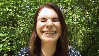 Wood porn video – Vends-ta-culotte - Amateur woman pee into the wood