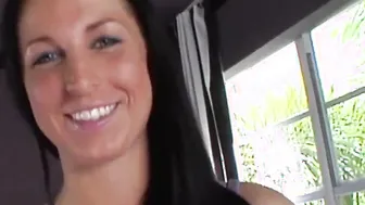 Diamond 19 yo tettona brunetta succhia e scopa il cazzo