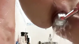 GINGER TOILET MASTURBATE AND CUM