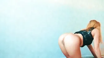 Thin Blonde Women Tight Jeans Strip Dance