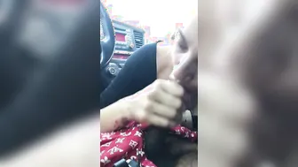 Chick at beach blows my penis after complimenting her vehicle