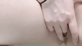 Pissing and finger fuck into the shopping mall WC(//∇//)