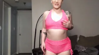 Brooke Farting And Pumping Her Arm With Each Fart