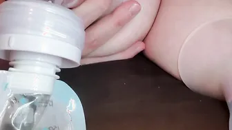 Pumping  Sucking Off  squeezing  squirting MILK from my gigantic bbw melons. Milk pumped on VAGINA 
