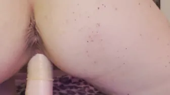 Solo screwed twat with double headed vibrator