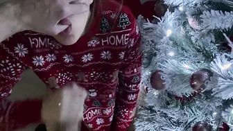 I made Him cum on my ugly Christmas sweater under the Christmas Tree