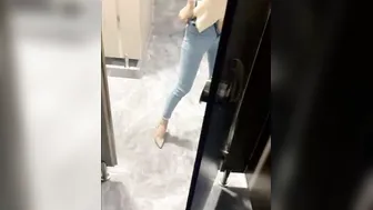 【中文音声`做爱快感】酒店勾搭骚货牛仔裤女同事