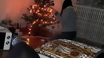 While my roommate decorates the tree I masturbate my snatch - IkaSmokS