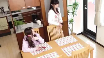 A Taste Test of the Juice of 2 Close Sisters