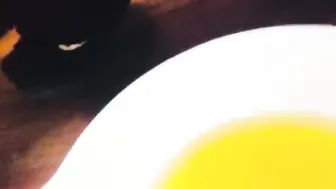 goddess Lia Pees Gold