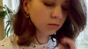 Stepsister does not mind showing nude photos and having sex