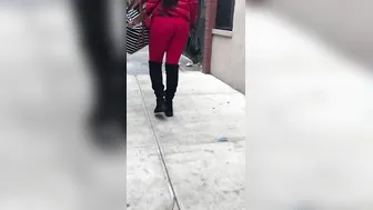 huge jiggly booty pt2 must watch