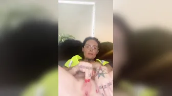 Drilling my tight snatch with my new vibrator 