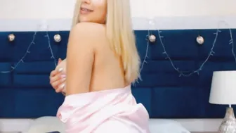 Sexy Blonde Masturbate Wet Pussy and Cum