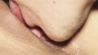Cunnilingus close up. Jizzes.