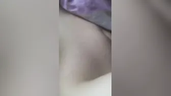 上海富二代勃醒後猛操睡夢中的魔鬼身材女友