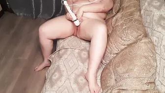 Sexsual BBW plays with her cunt with sex toy and vibrator