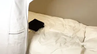 【個人撮影】出張先のビジネスホテルでオナニーしちゃうOLを盗撮