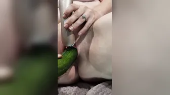 Slender amateur fucking twat with a cucumber and big orgasm contractions
