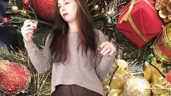 Happy Ho-Ho-Holidays: Santas Milk Causes A Vulgar Housewife Slut Transformation FULL SCENE