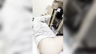 Quick sex of a voluptuous lovers while working at the
