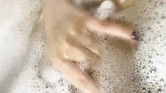 GENTLE MASTURBATION INSIDE A BUBBLE HOT TUB