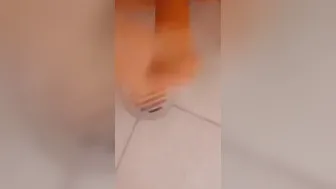 18 hoe fucks sex toy inside shower