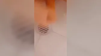 18 hoe fucks sex toy inside shower