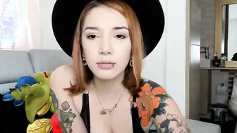 Hey daddy come and enjoy with your favorite Colombian redhea