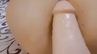 Bombshell dreamed of being screwed by a gigantic sex toy