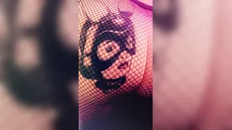 Bunny bimbos offer JOI with cum count down. Hope your all ready to jerk off to my instructions 