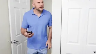 (JMac) Finds Out His Roommate (Melody Cummings) Posted A hot Naked Picture On Social Media - Reality Kings