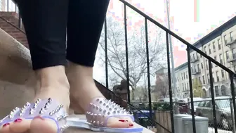Next porn video – Goddess MILF next door public barefoot feet performance