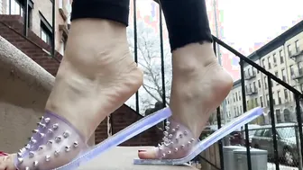 Goddess MILF next door public barefoot feet performance