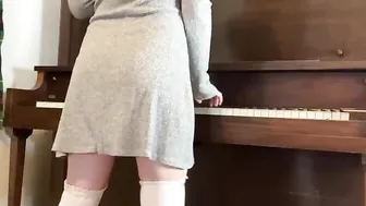 Piano Having Fun bimbos Has an Embarrassing Clothing Mishap EUF