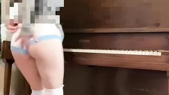 Piano Having Fun bimbos Has an Embarrassing Clothing Mishap EUF