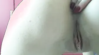Blonde 18 trying anal insertions.